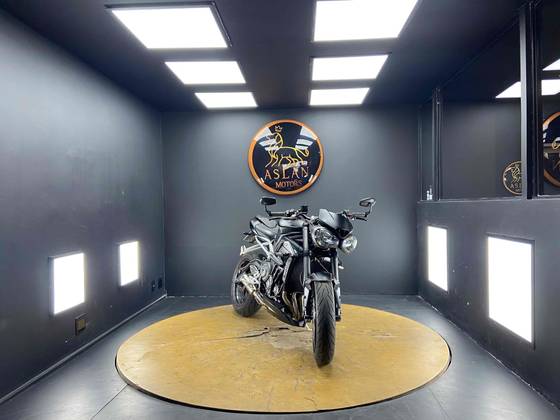 TRIUMPH STREET TRIPLE 765 RS 